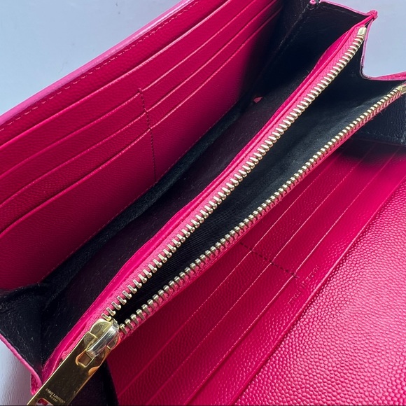 Saint Laurent Monogram WOC - Picture 10 of 14